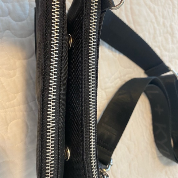 KENDALL & KYLIE Black Crossbody Purse - Picture 6 of 11